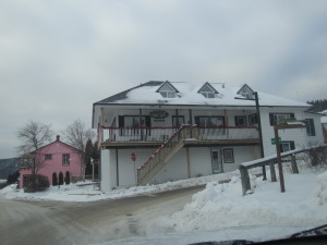 La Merveileuse is apparently open for 4 days between Christmas and New Years for gourmet dinners.