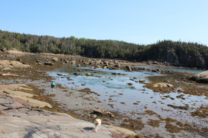 Rocky bay at the base of Pointe à la Croix